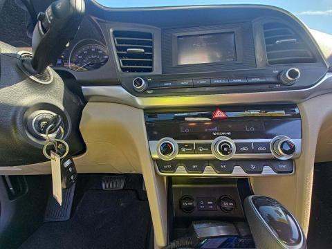 2020 Hyundai Elantra SE FWD