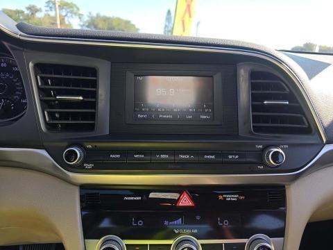 2020 Hyundai Elantra SE FWD