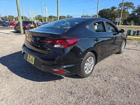 2020 Hyundai Elantra SE FWD