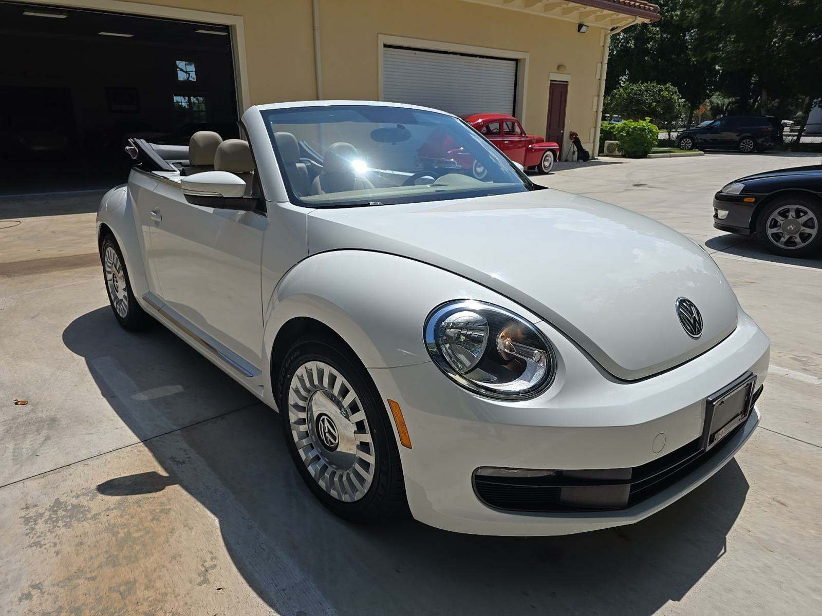 2013 Volkswagen Beetle 2.5L FWD