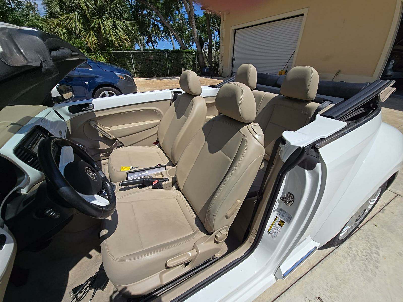 2013 Volkswagen Beetle 2.5L FWD