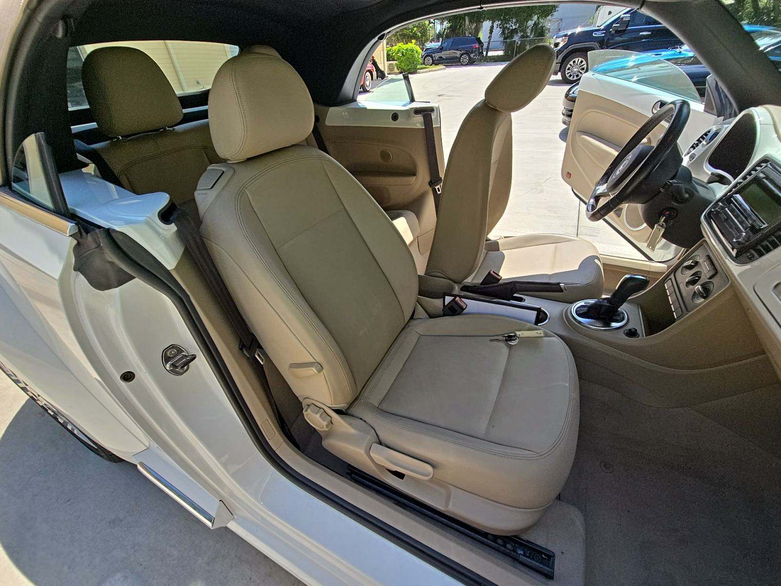 2013 Volkswagen Beetle 2.5L FWD