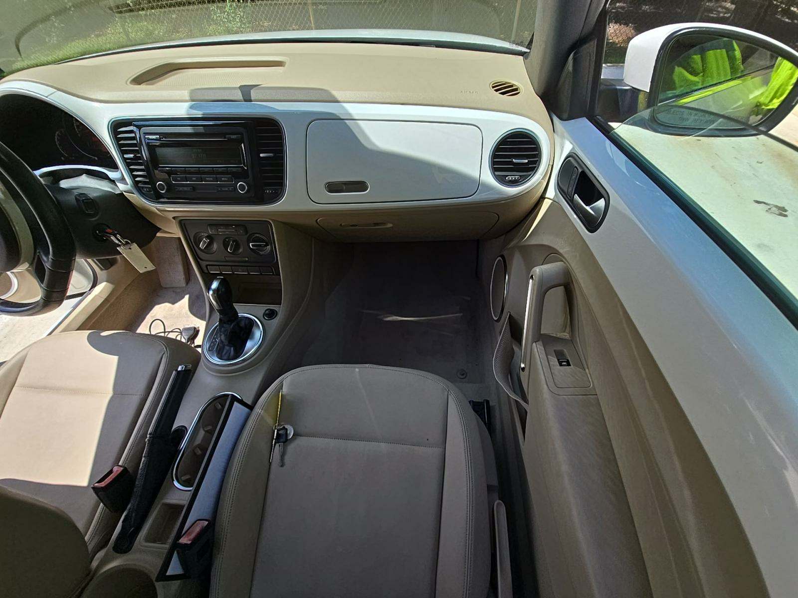 2013 Volkswagen Beetle 2.5L FWD