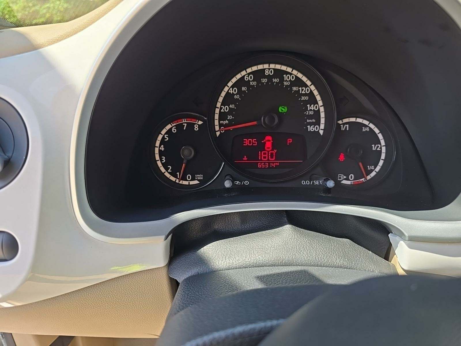 2013 Volkswagen Beetle 2.5L FWD