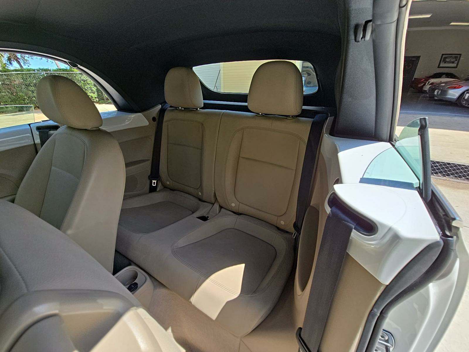 2013 Volkswagen Beetle 2.5L FWD