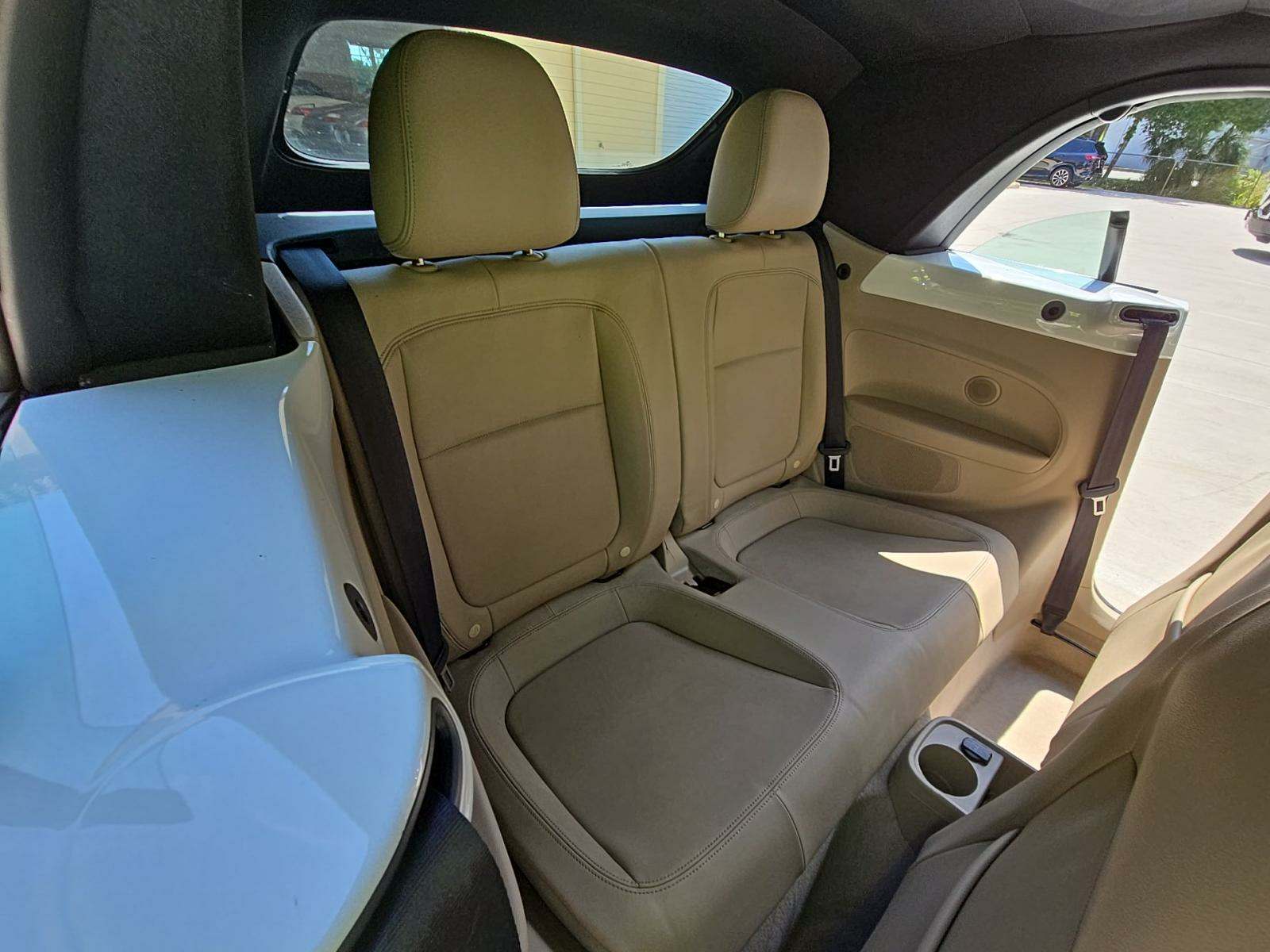 2013 Volkswagen Beetle 2.5L FWD