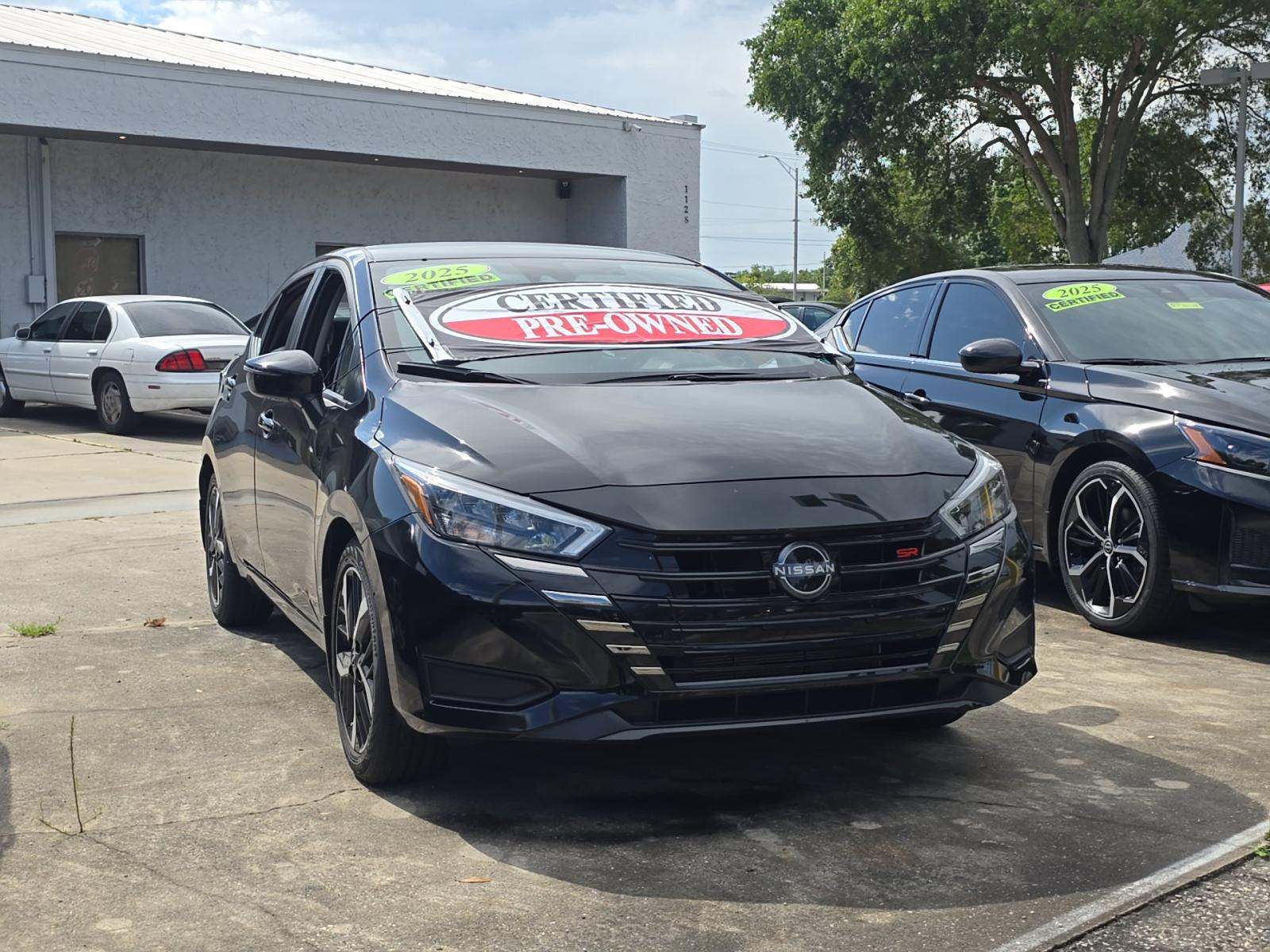 NISSAN VERSA - 4