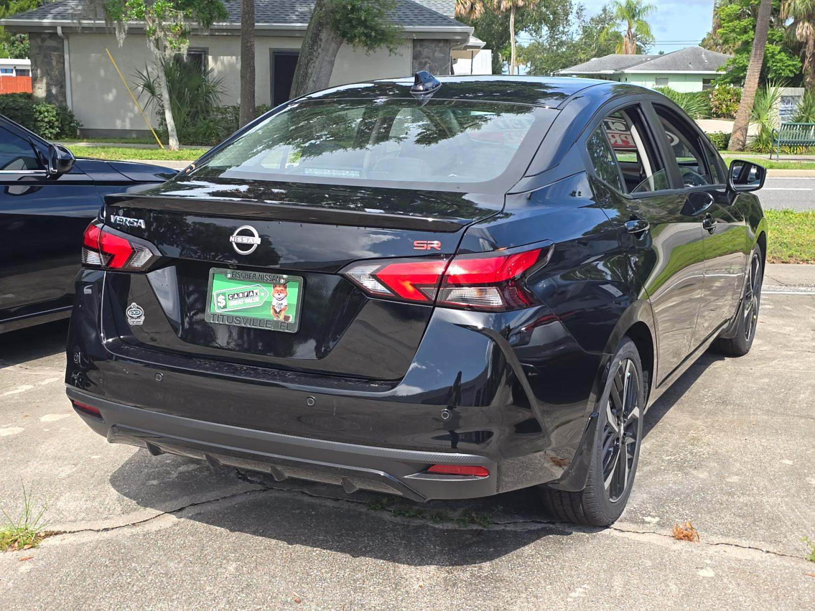 NISSAN VERSA - 3