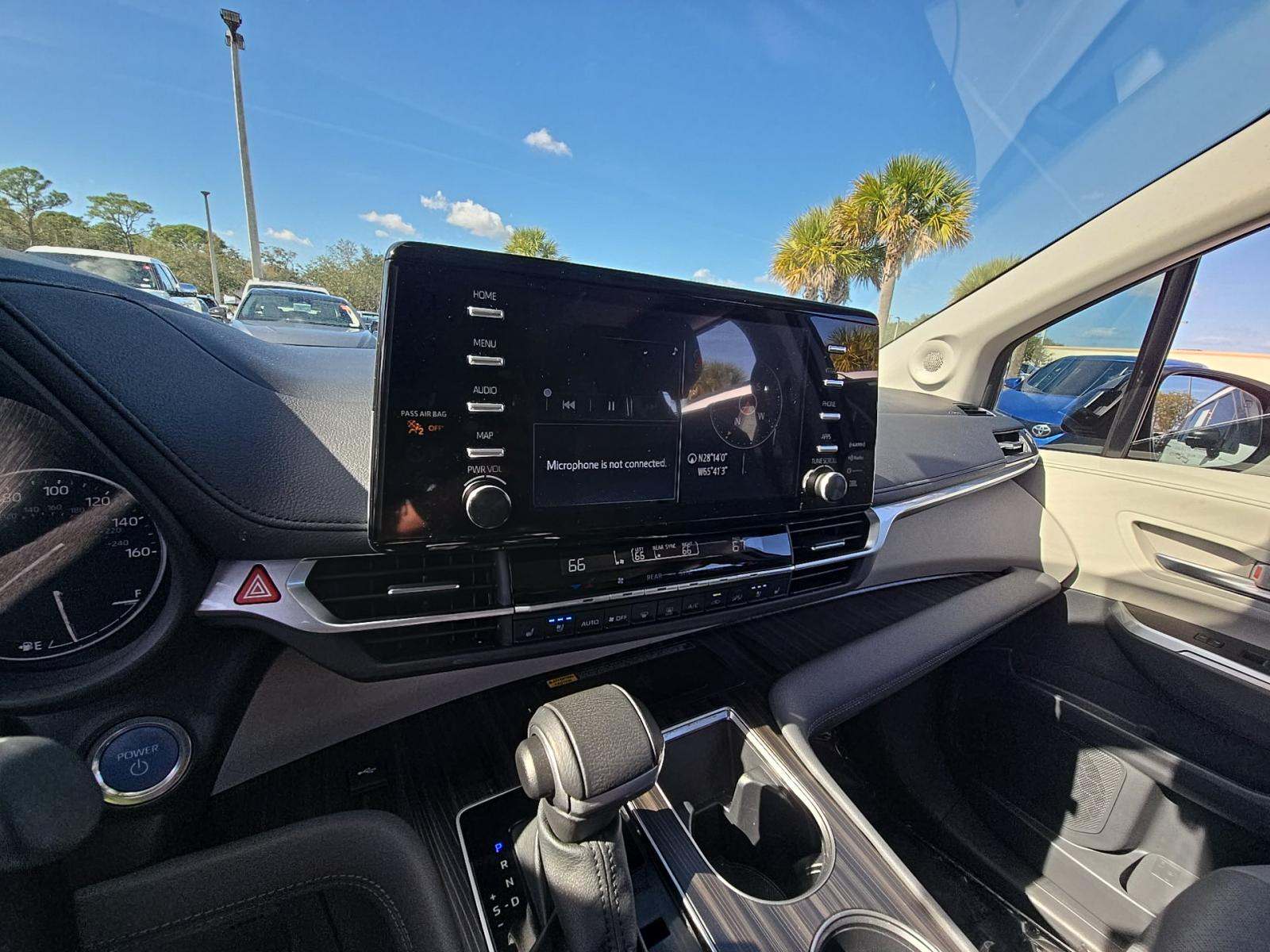 2024 Toyota Sienna Limited FWD