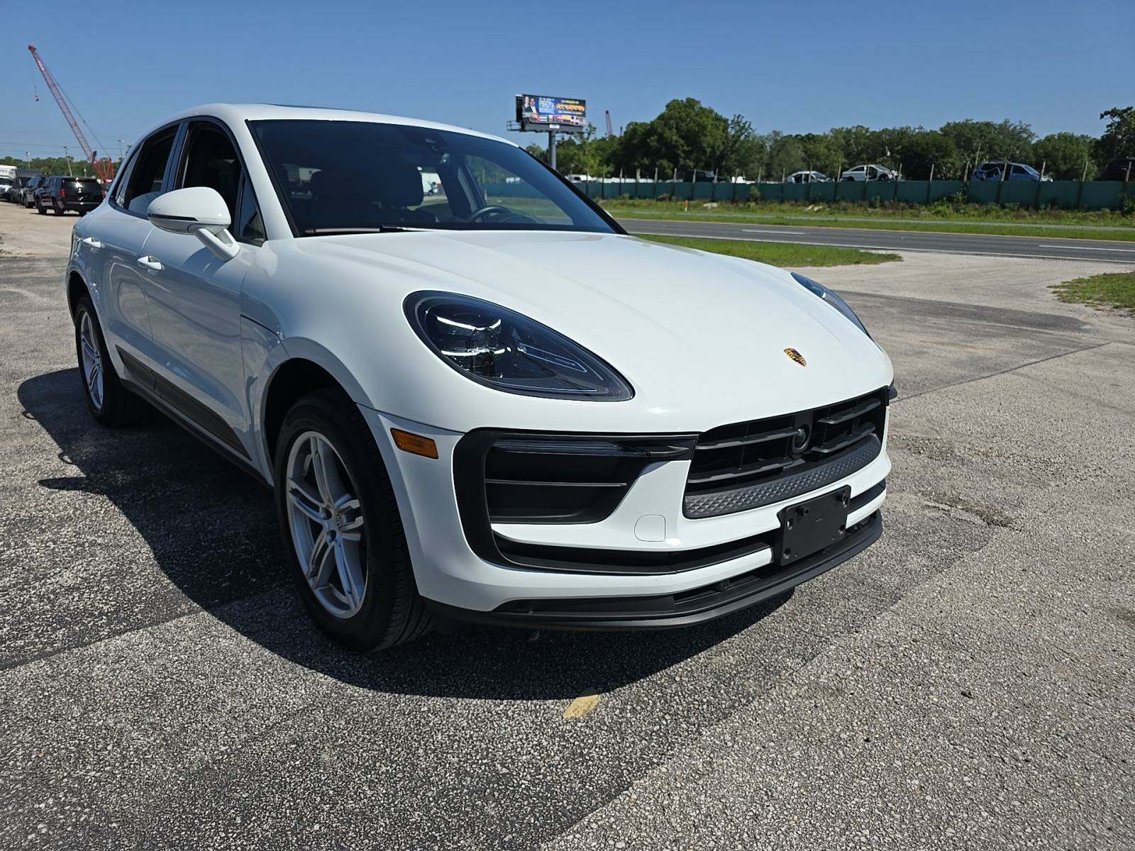 2024 Porsche Macan Base AWD