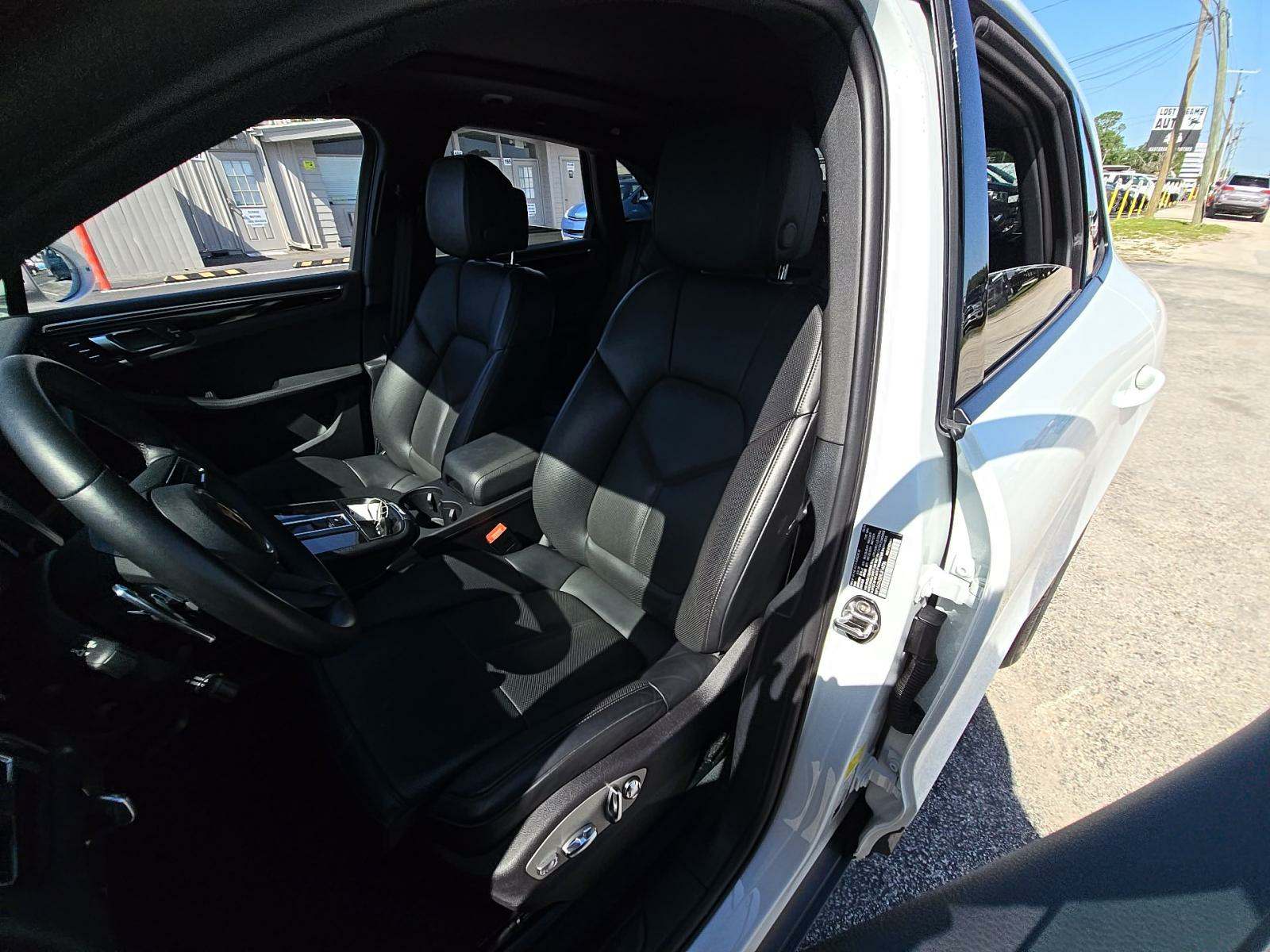 2024 Porsche Macan Base AWD