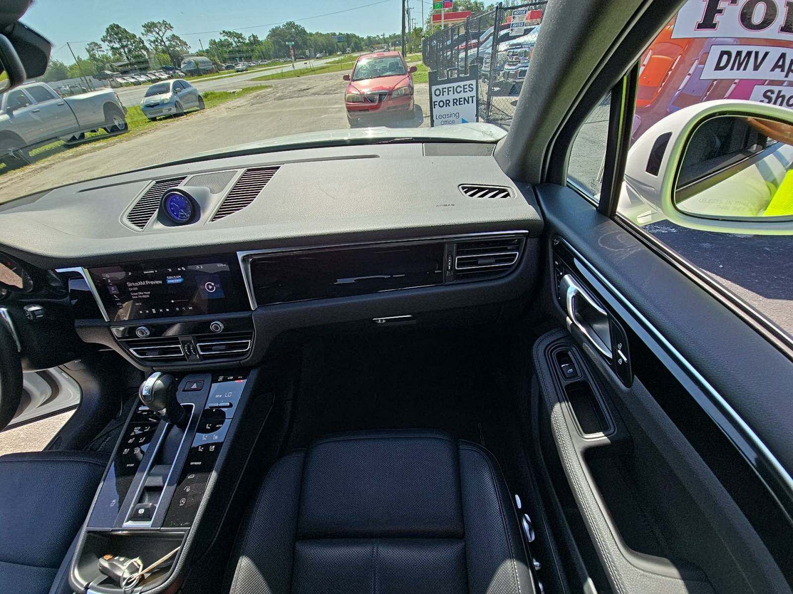 2024 Porsche Macan Base AWD