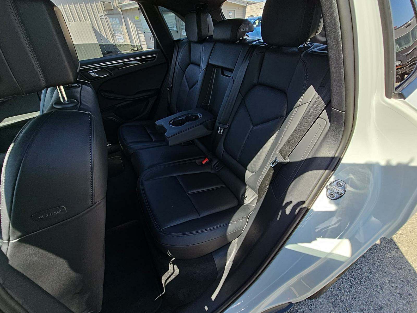 2024 Porsche Macan Base AWD