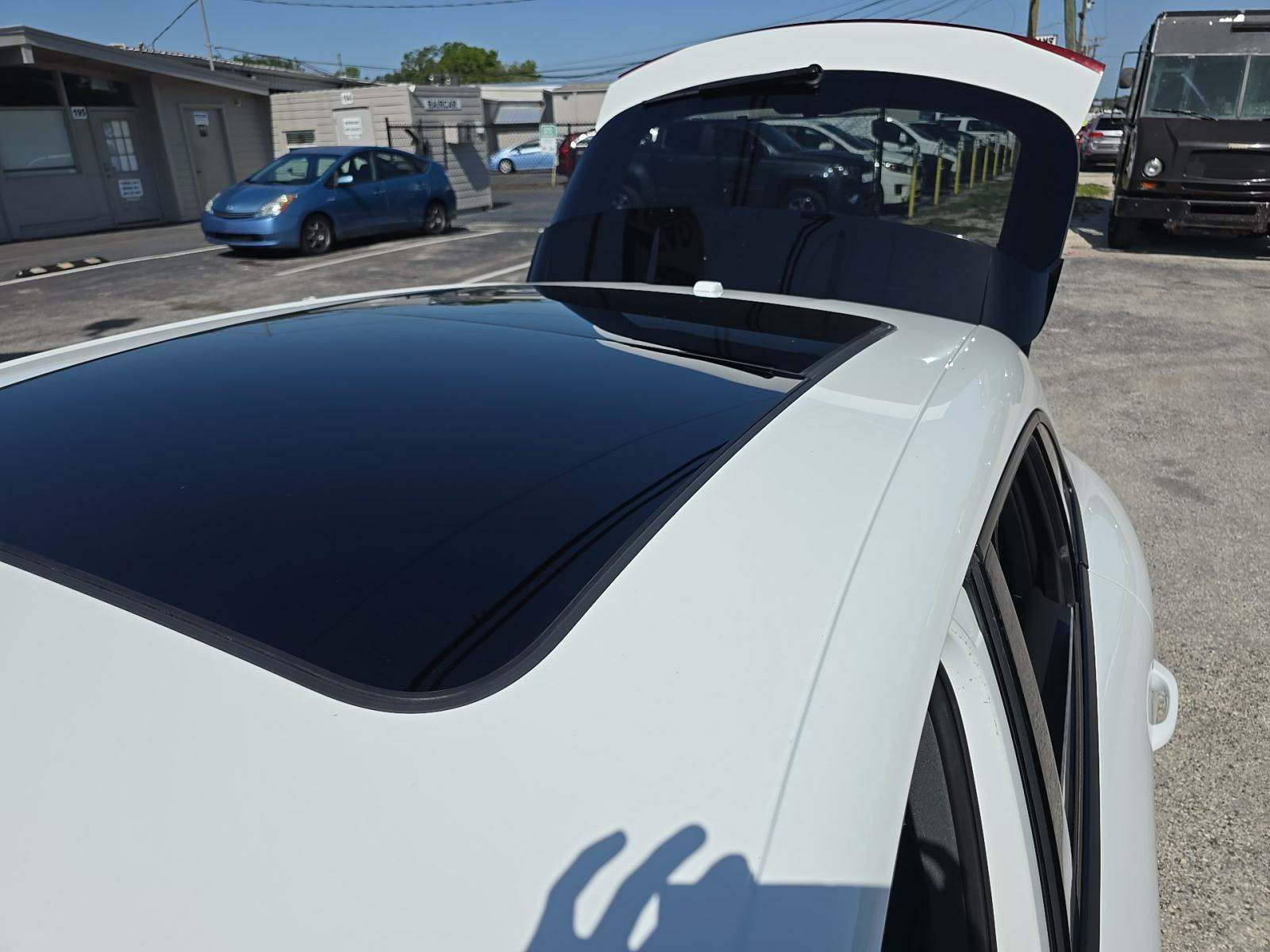 2024 Porsche Macan Base AWD