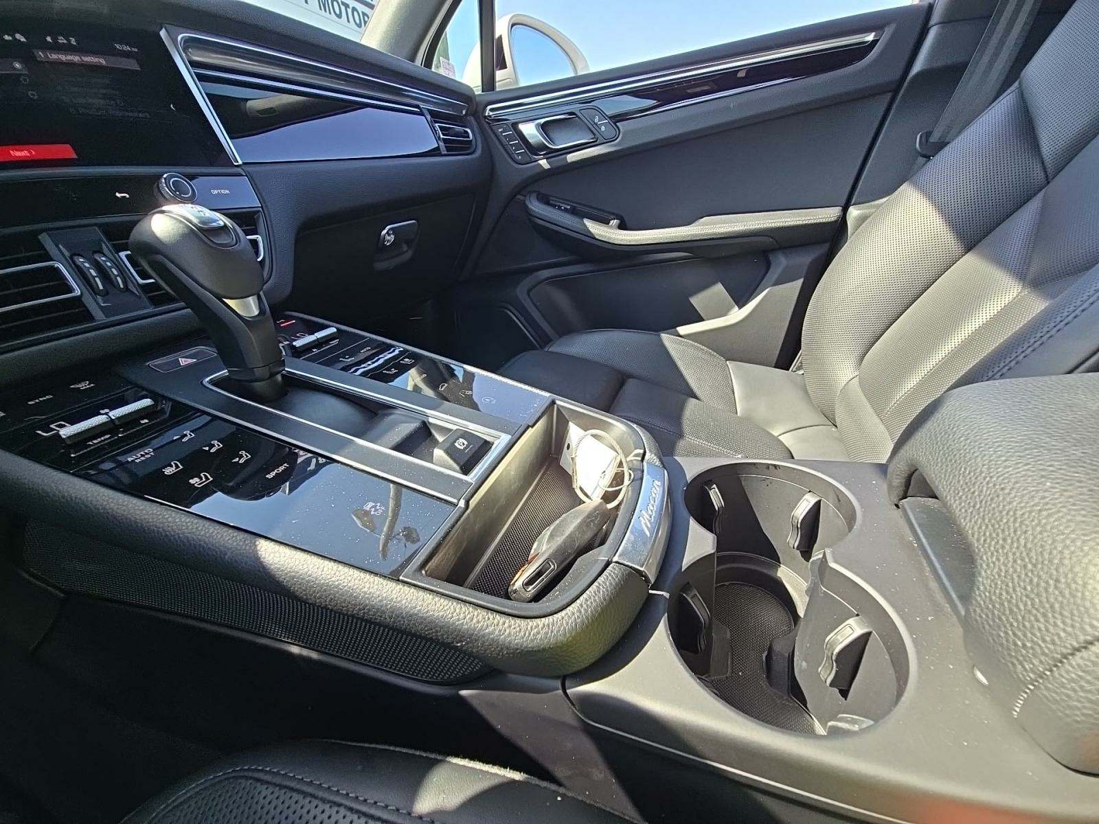 2024 Porsche Macan Base AWD