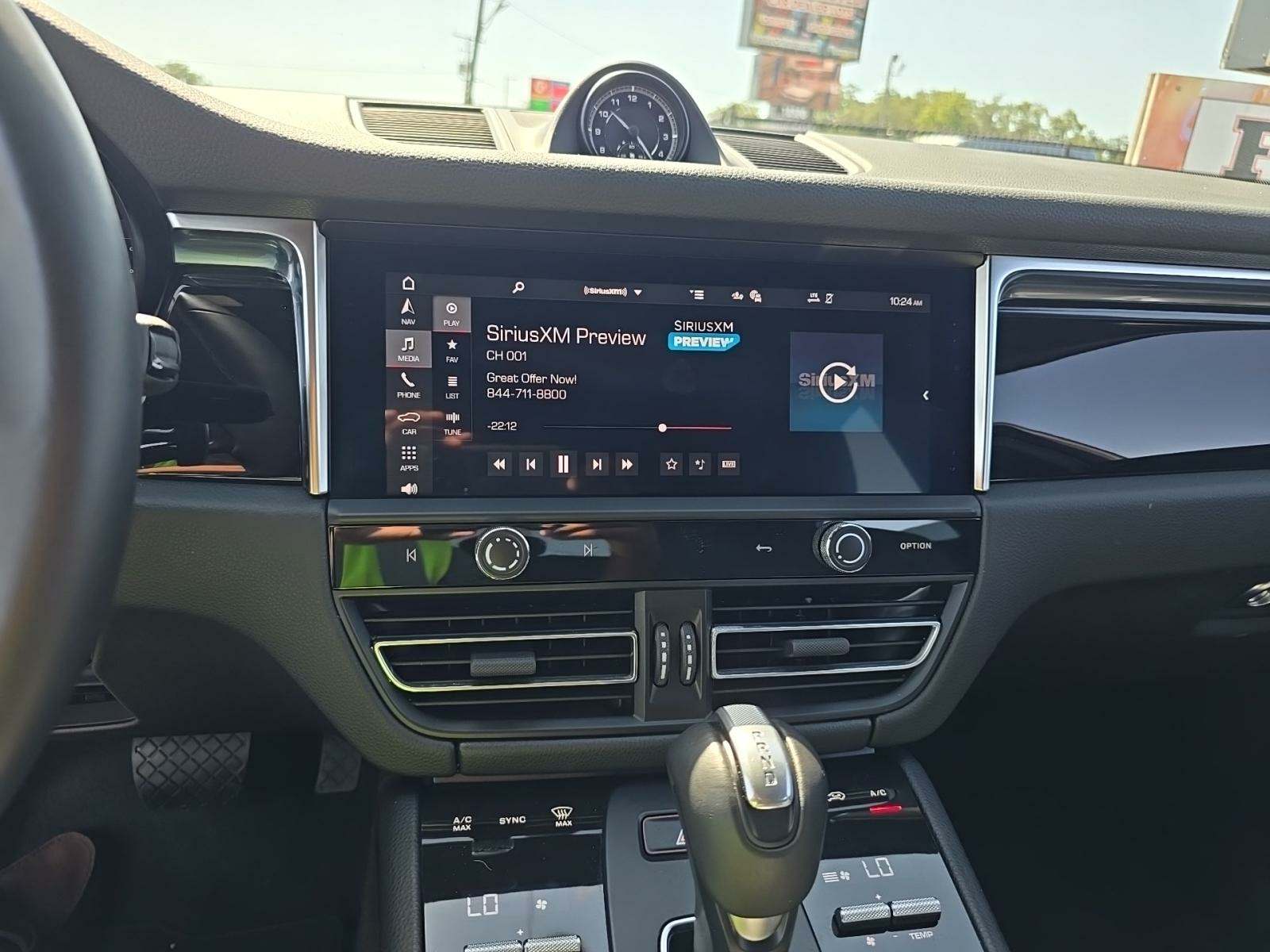 2024 Porsche Macan Base AWD