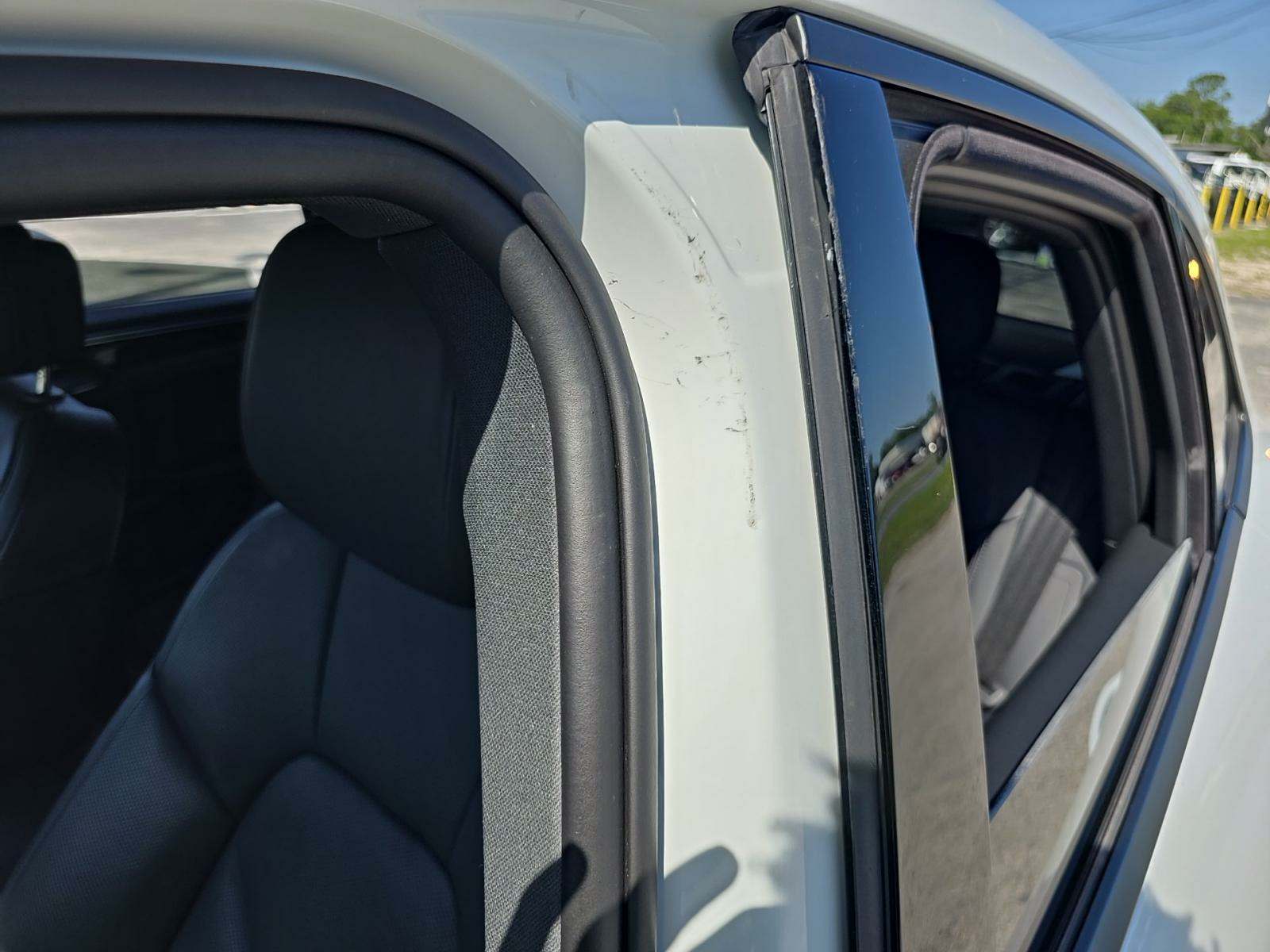 2024 Porsche Macan Base AWD