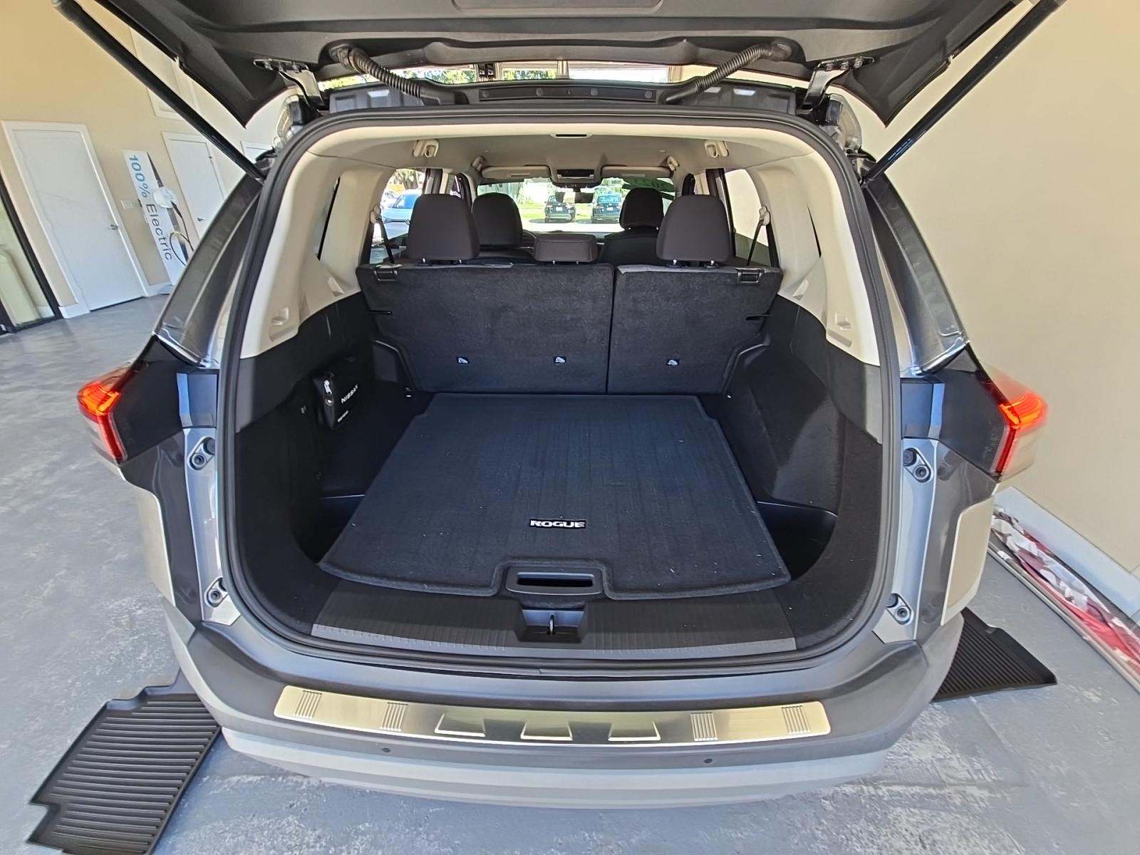 2023 Nissan Rogue SV FWD