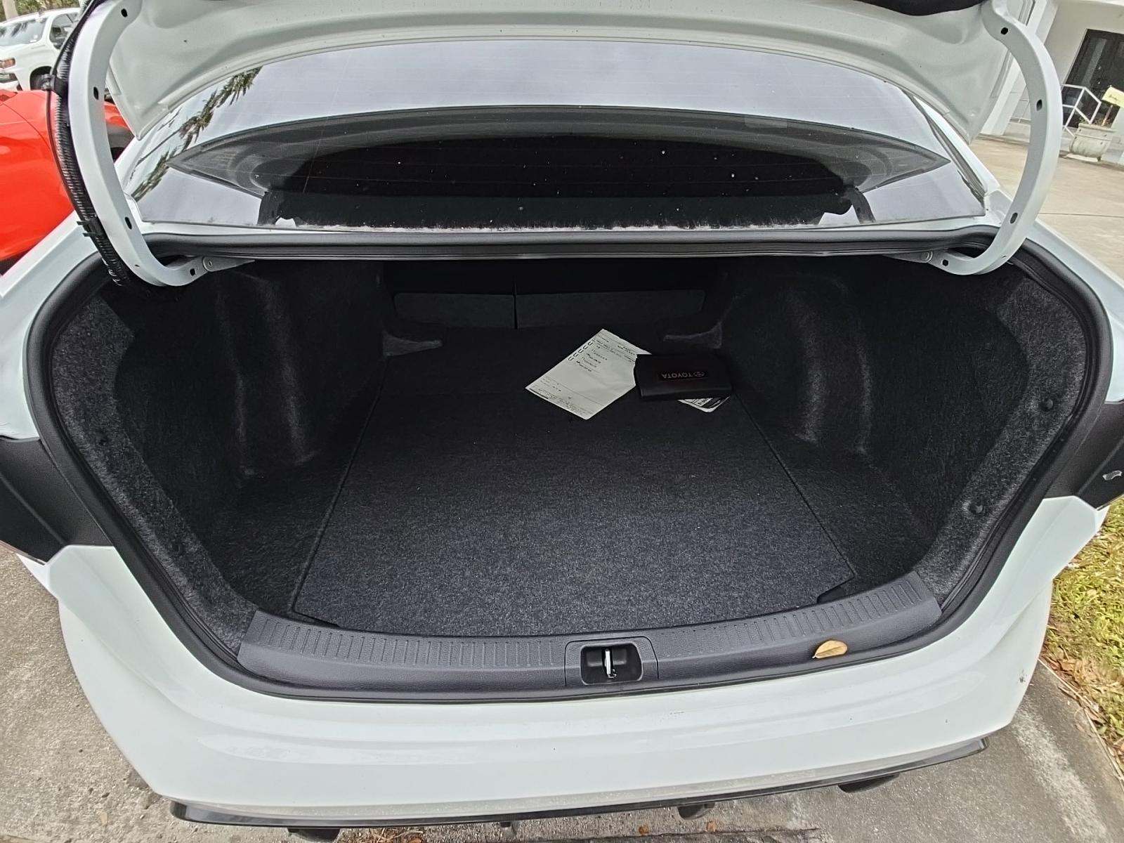 2025 Toyota Corolla SE FWD