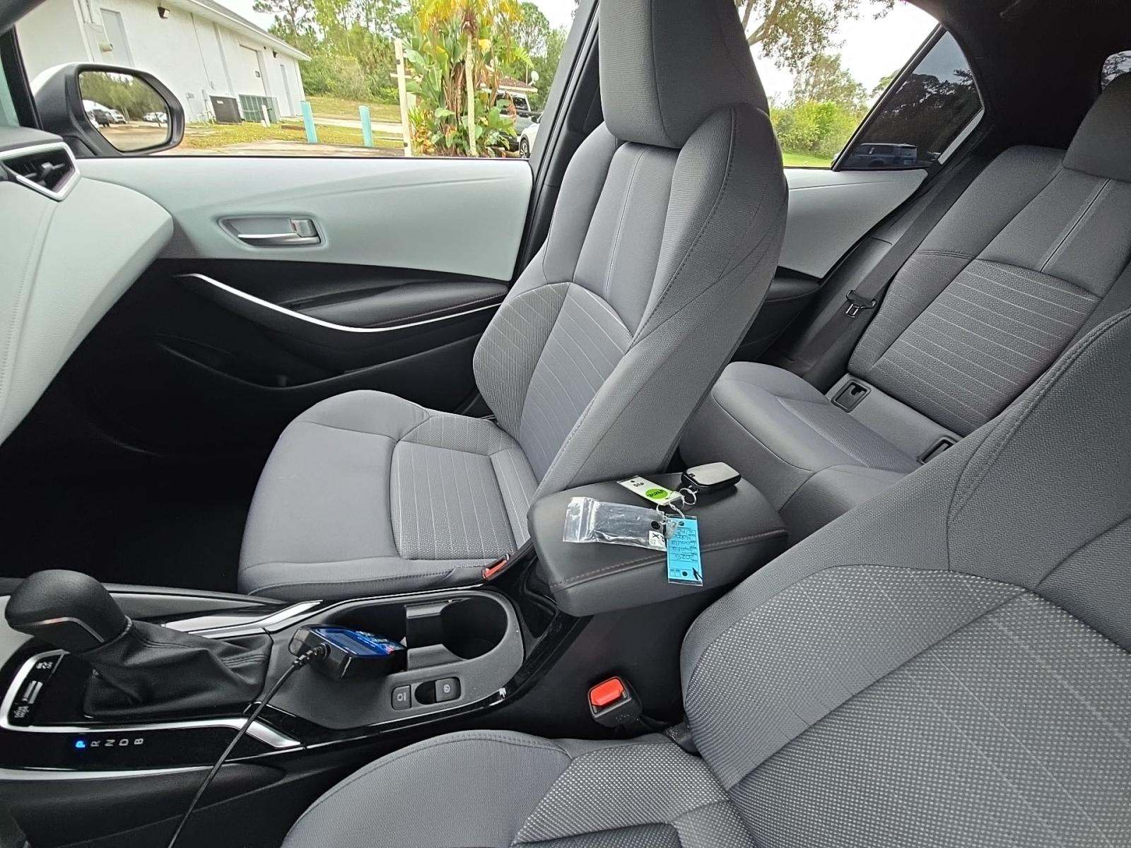 2025 Toyota Corolla SE FWD