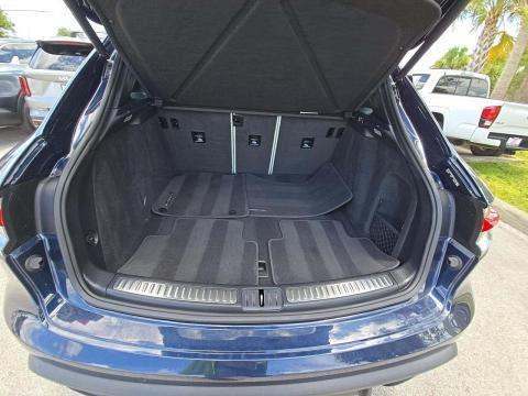 2022 Porsche Macan Base AWD