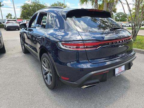 2022 Porsche Macan Base AWD