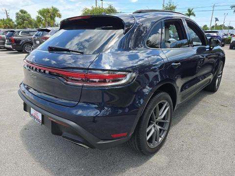 2022 Porsche Macan Base AWD