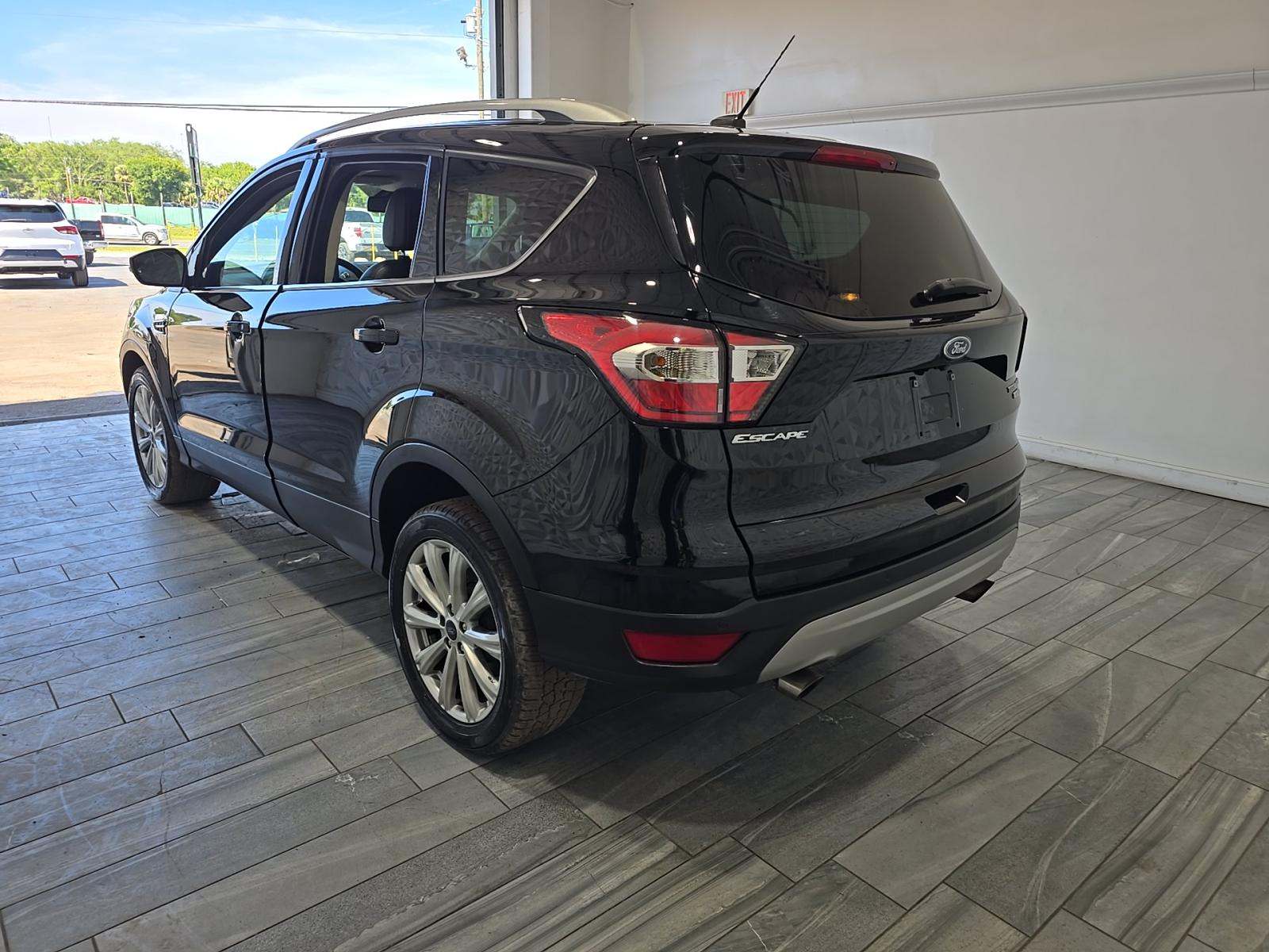 FORD ESCAPE - 2