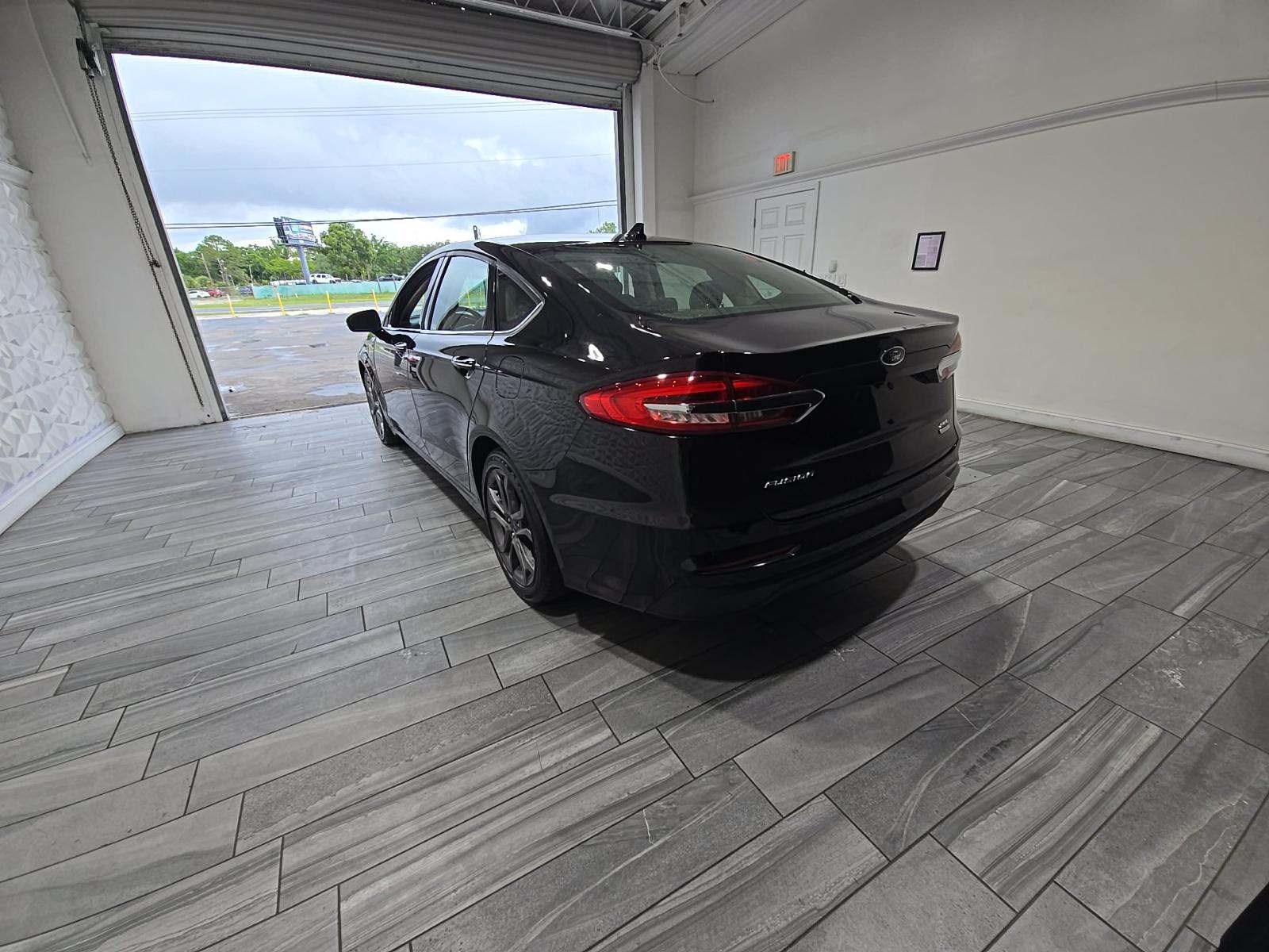 FORD FUSION - 2