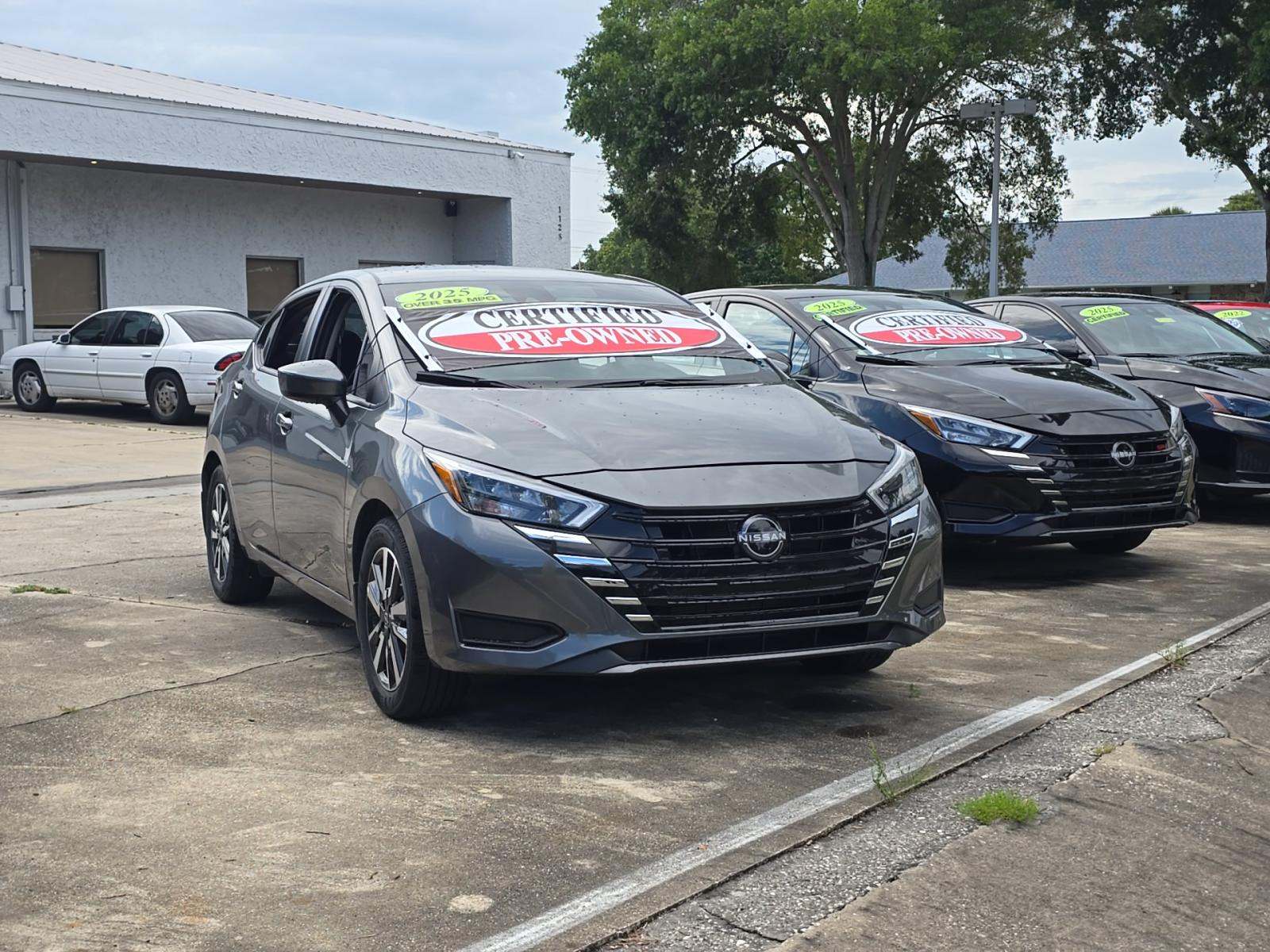 NISSAN VERSA - 4