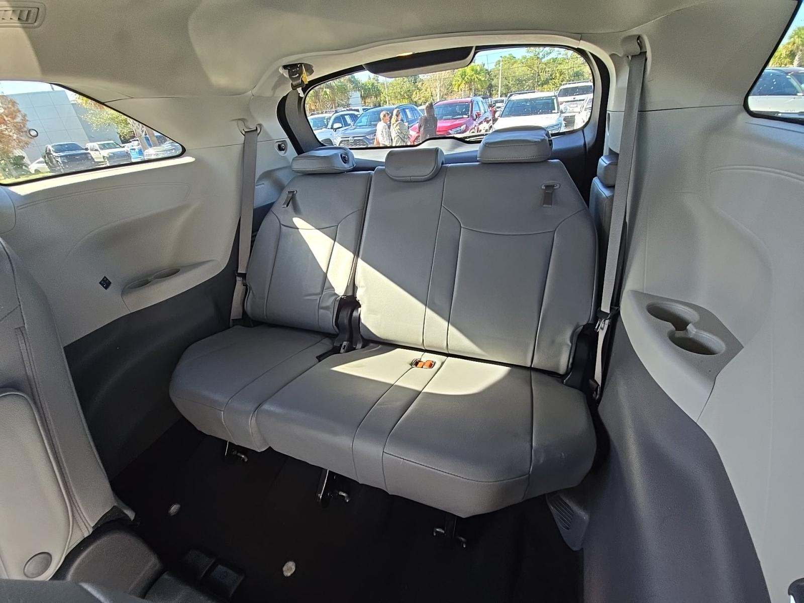 2023 Toyota Sienna XLE FWD
