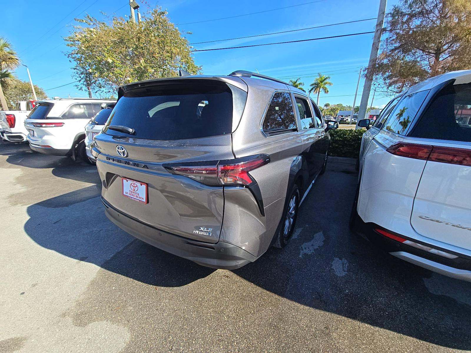 2023 Toyota Sienna XLE FWD