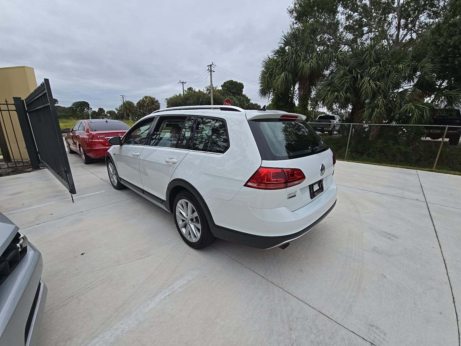 2017 Volkswagen Golf Alltrack 1.8T S AWD