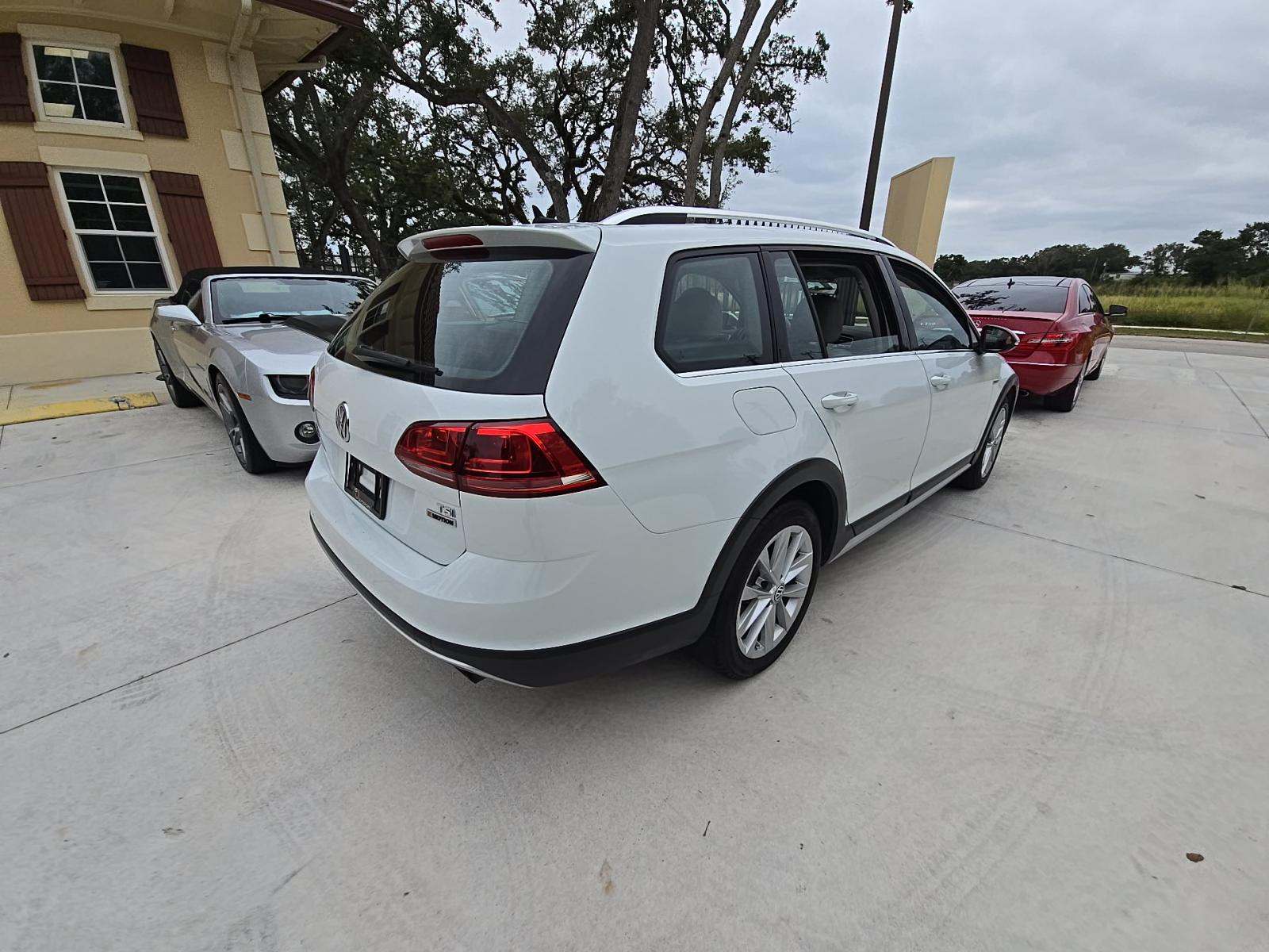 2017 Volkswagen Golf Alltrack 1.8T S AWD