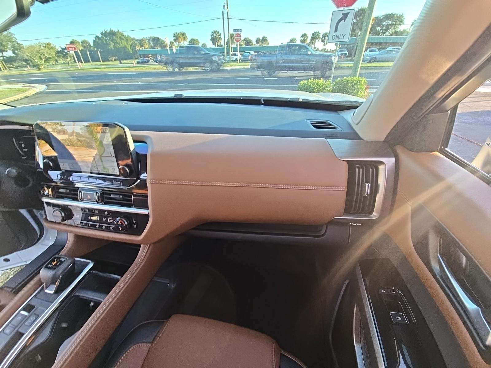 2025 Nissan Pathfinder Platinum FWD