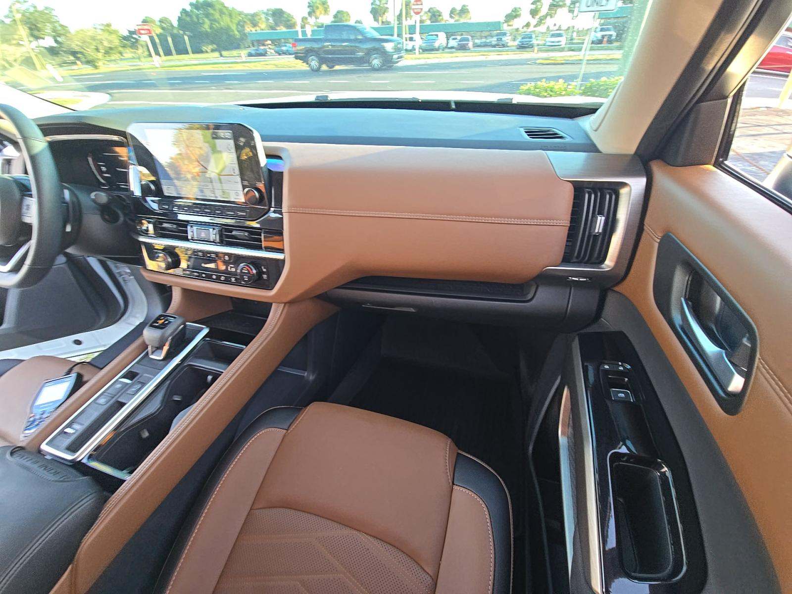 2025 Nissan Pathfinder Platinum FWD