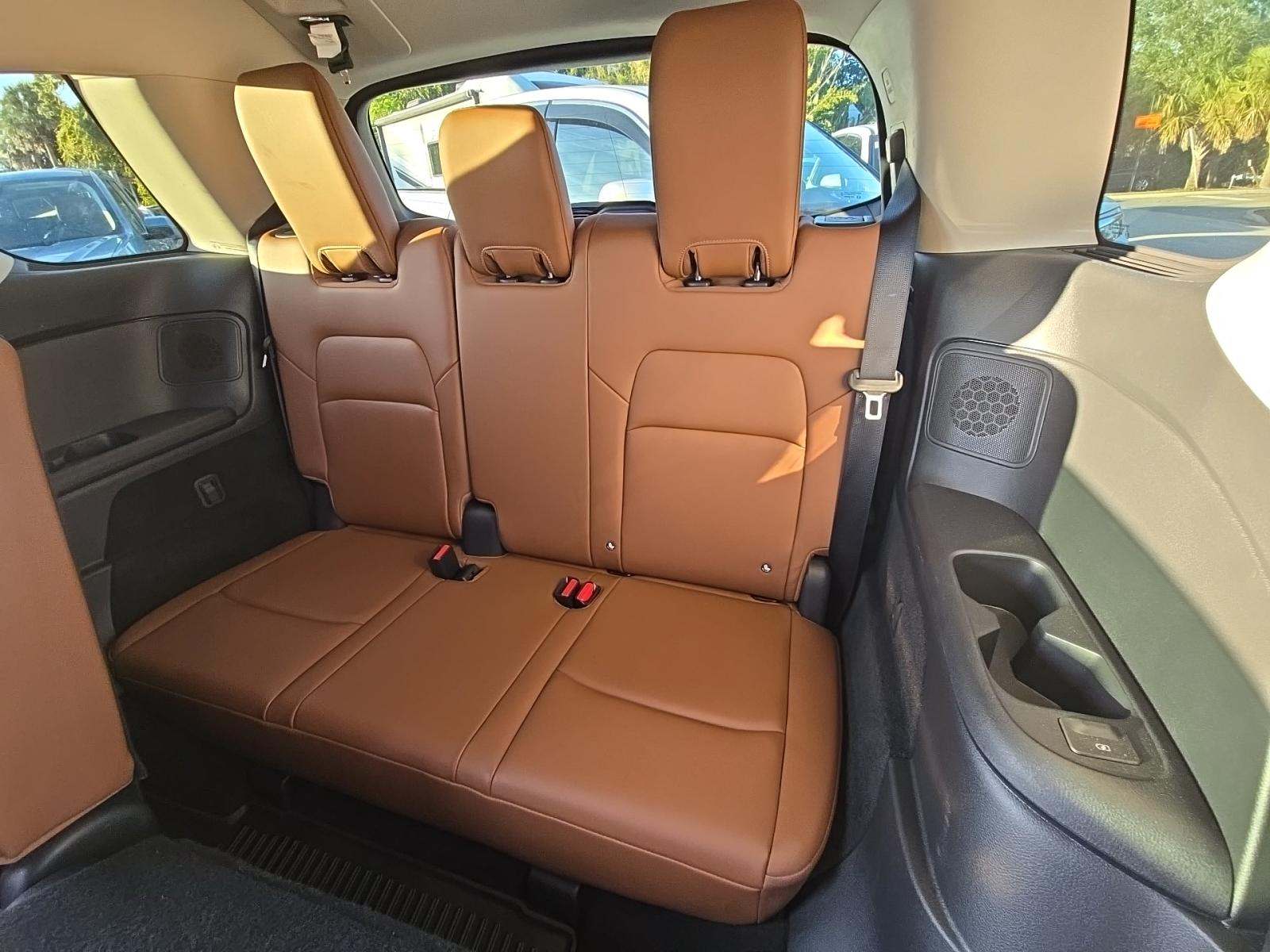 2025 Nissan Pathfinder Platinum FWD