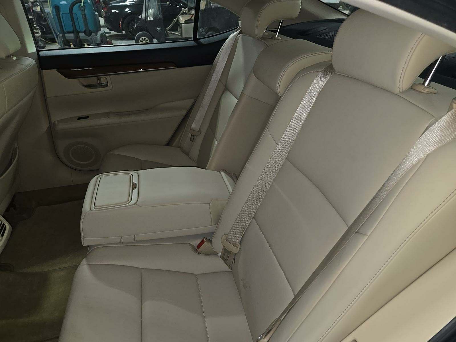 2013 Lexus ES ES 300h FWD