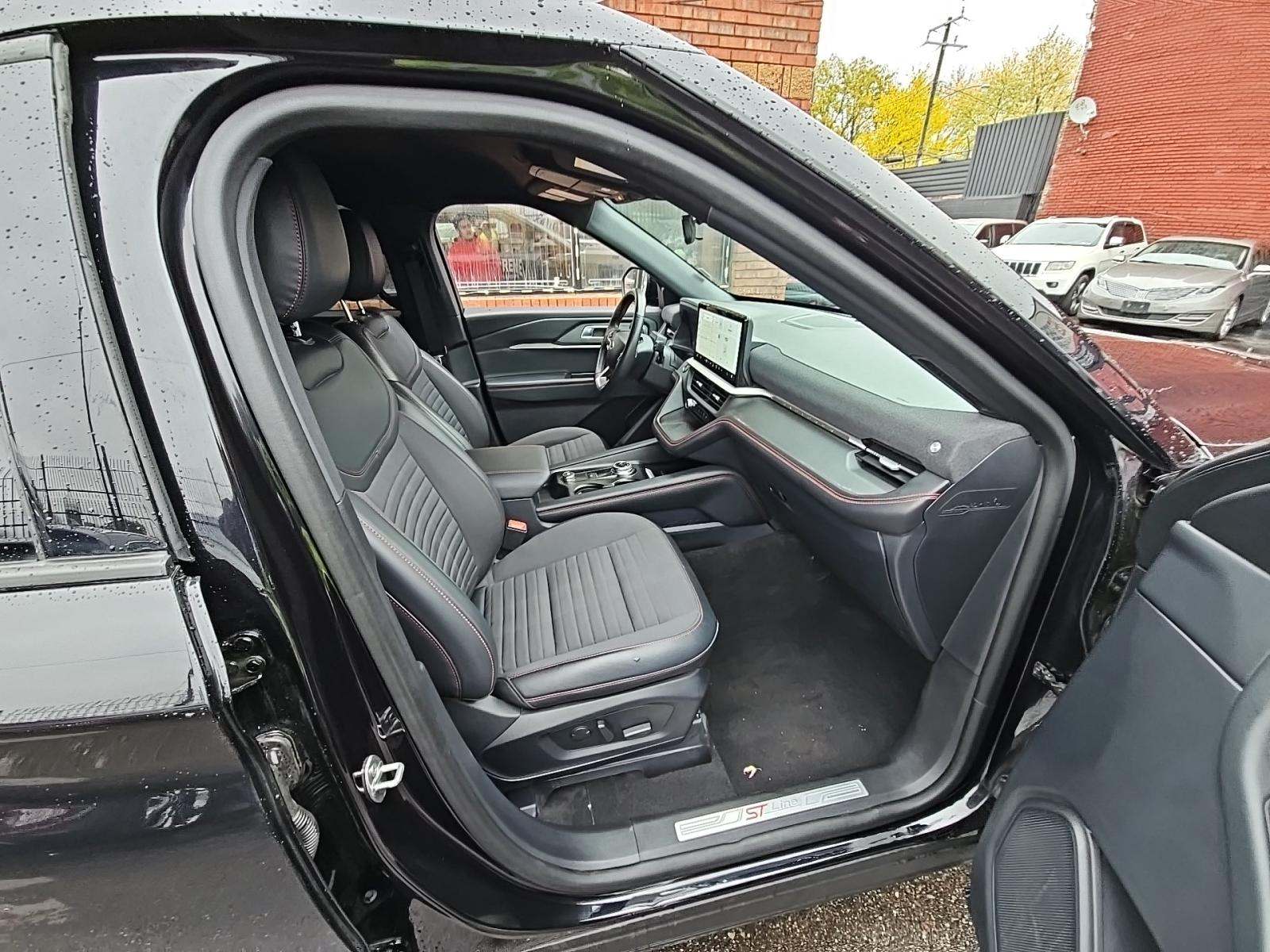 2025 Ford Explorer ST-Line AWD