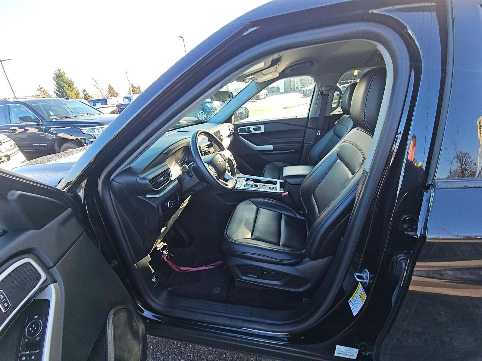 2023 Ford Explorer XLT AWD