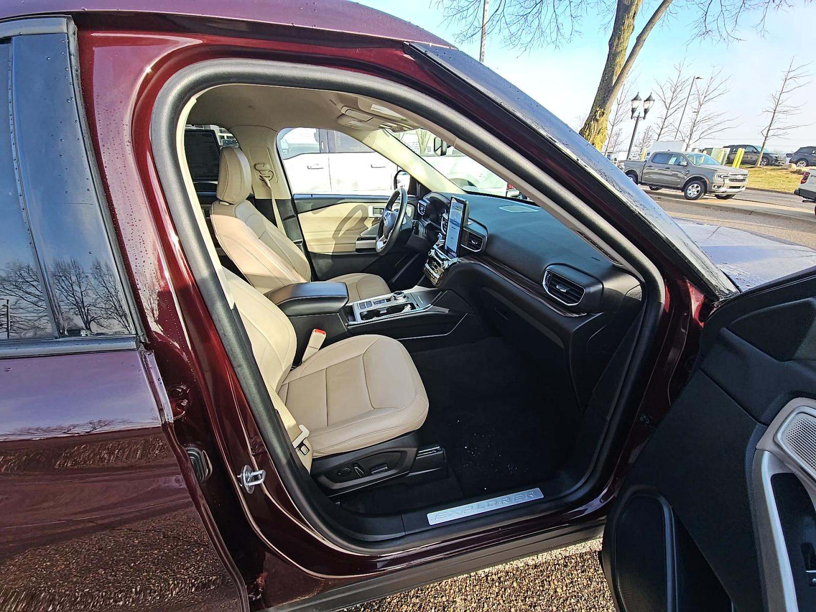 2023 Ford Explorer Hybrid Limited RWD