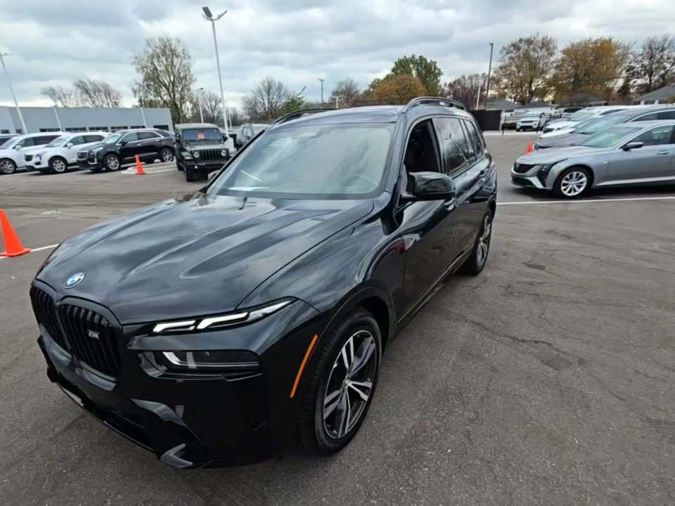 2023 BMW X7 M60i AWD
