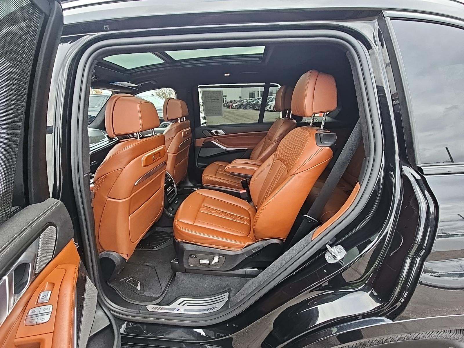 2023 BMW X7 M60i AWD