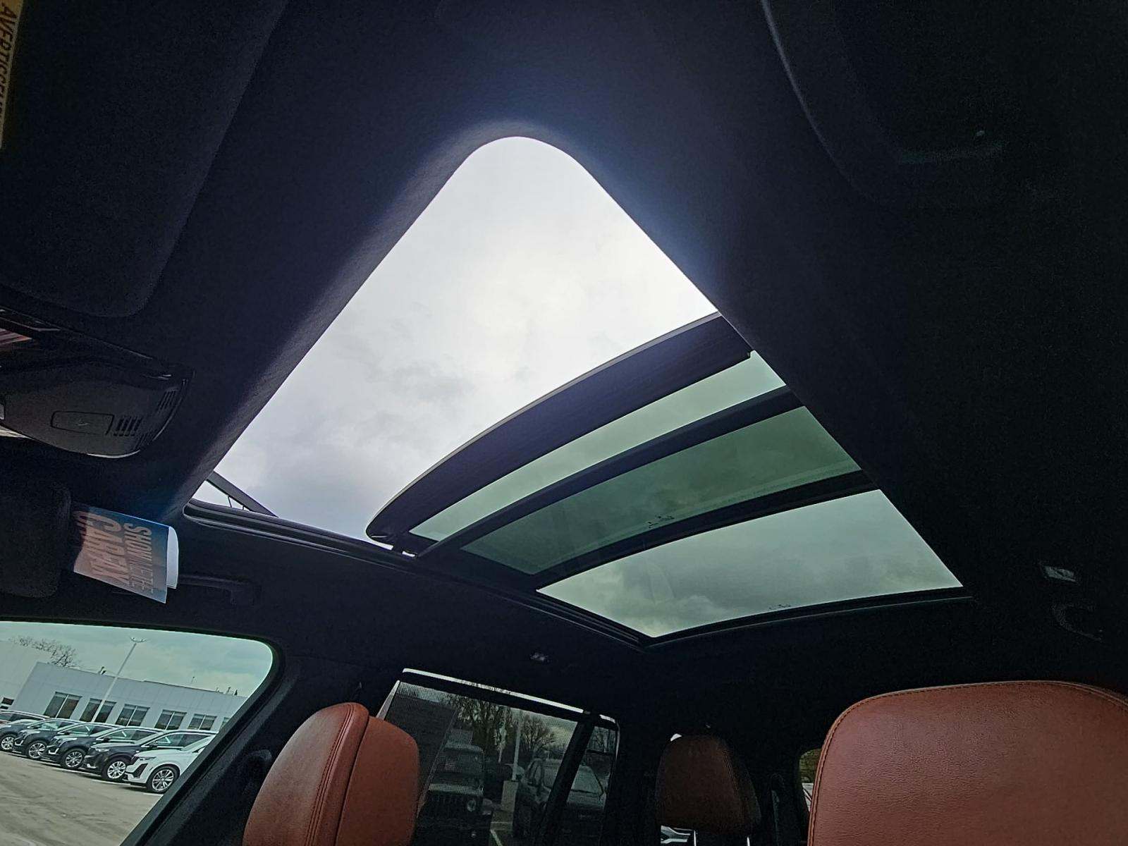 2023 BMW X7 M60i AWD