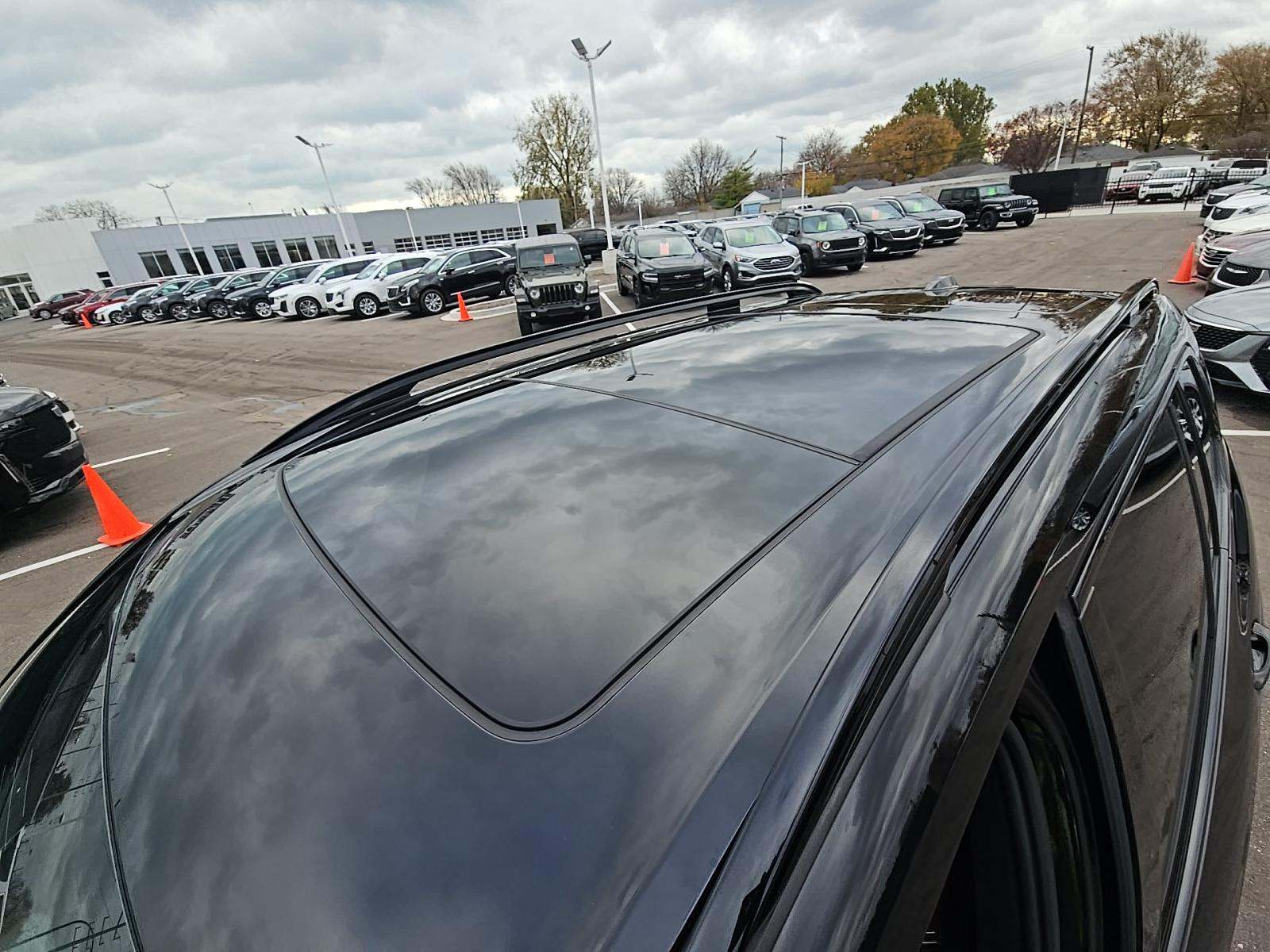 2023 BMW X7 M60i AWD