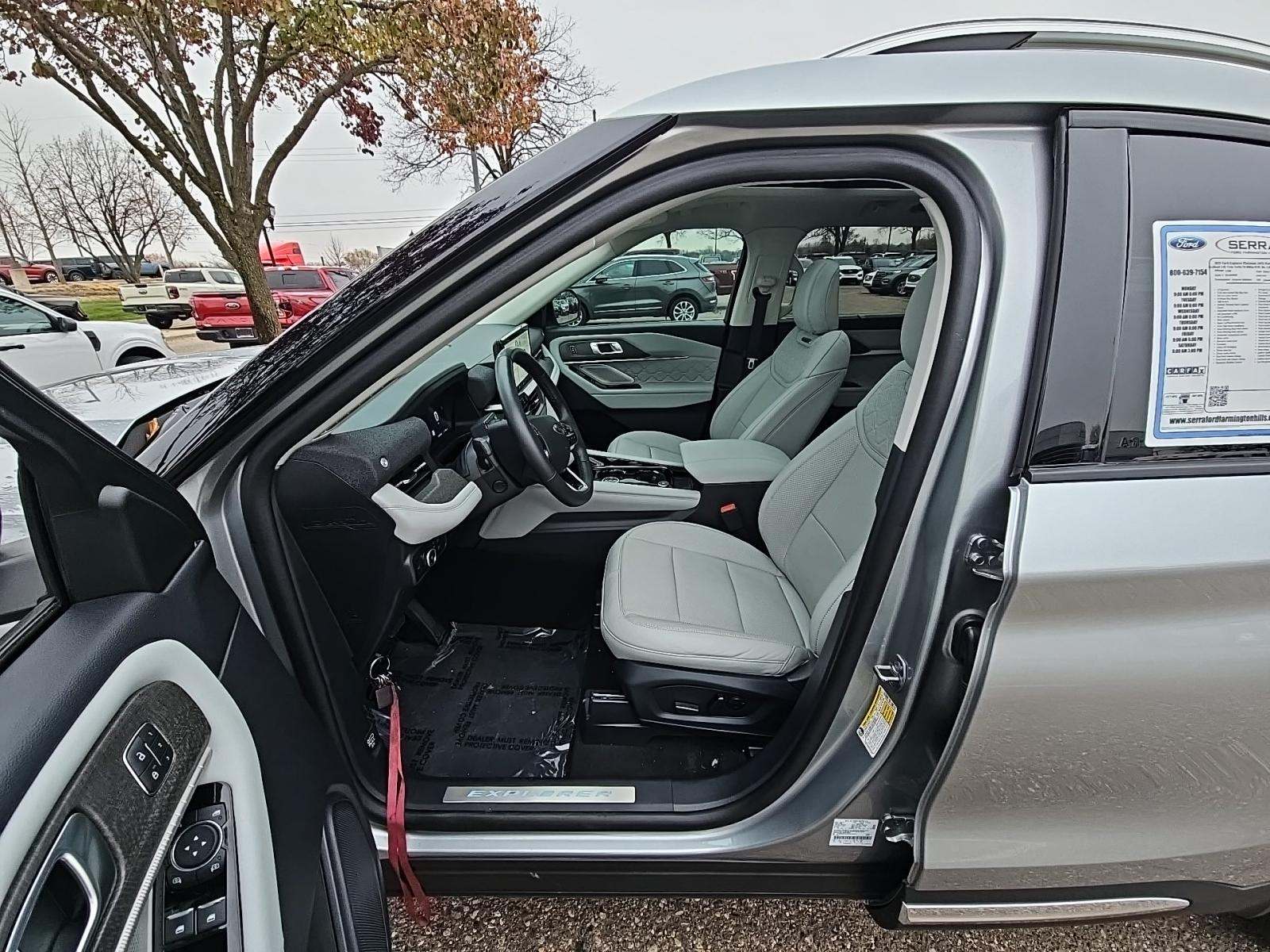 2025 Ford Explorer Platinum AWD