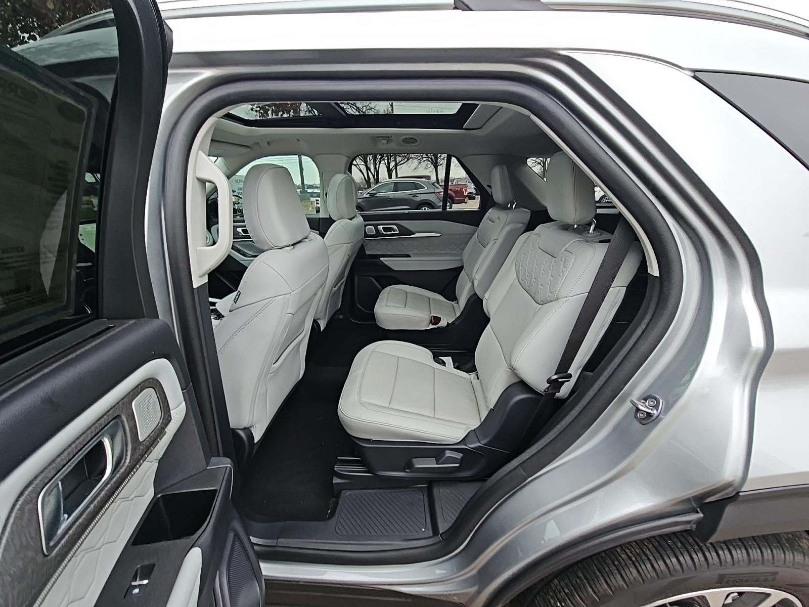 2025 Ford Explorer Platinum AWD