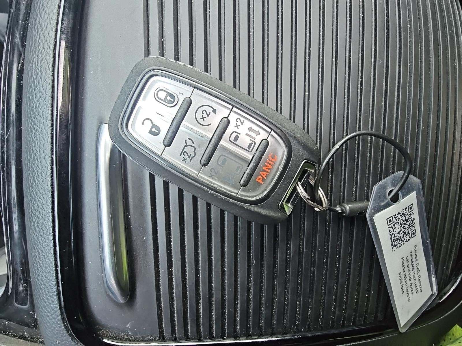 2025 Chrysler Pacifica Limited FWD