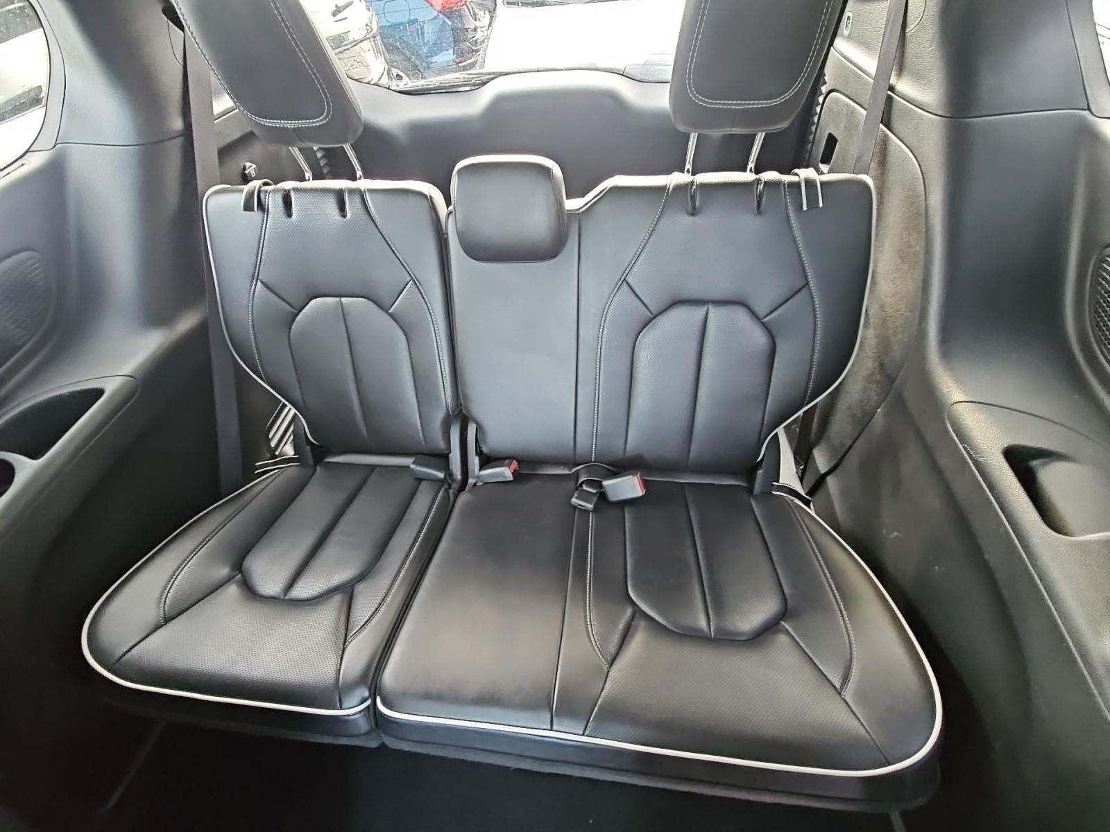 2025 Chrysler Pacifica Limited FWD