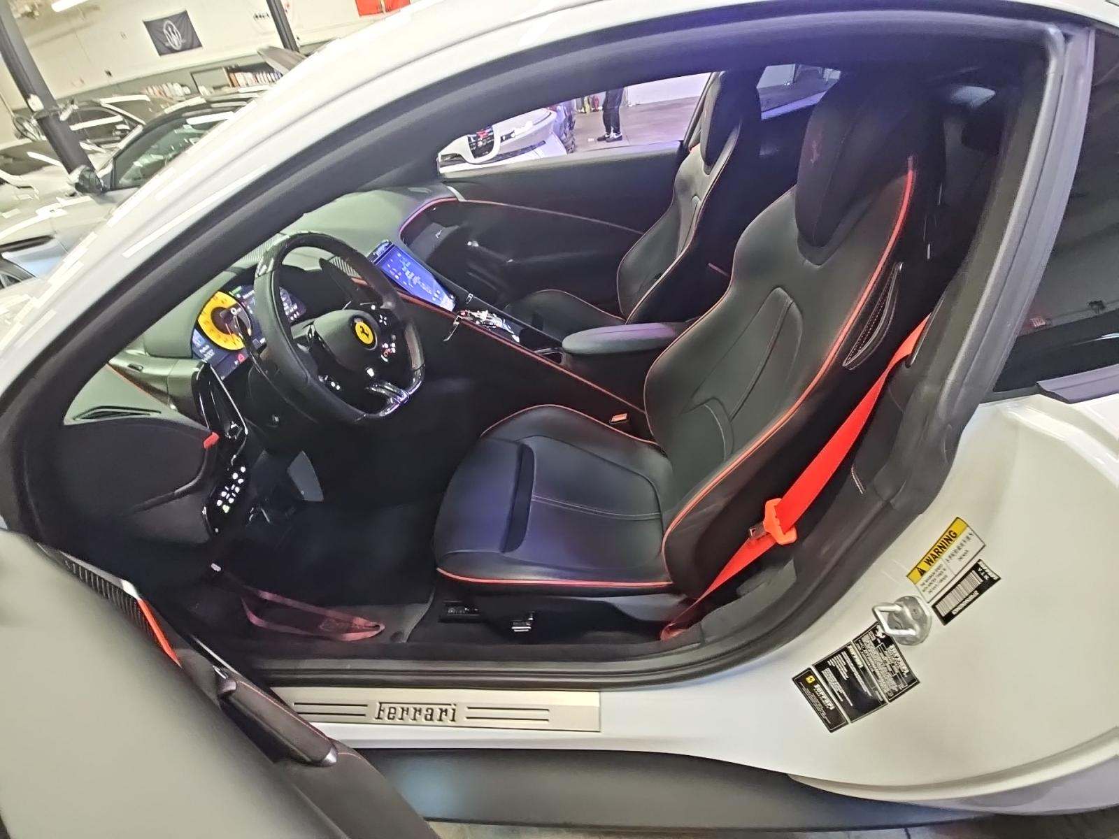 2022 Ferrari Roma Base RWD